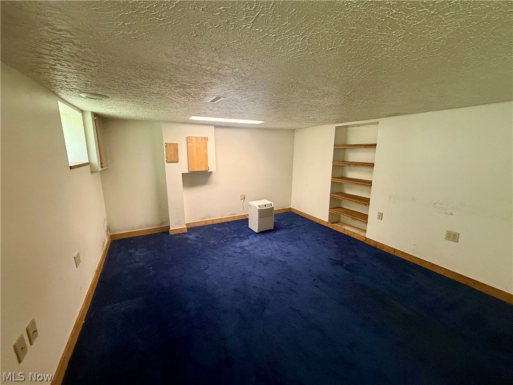 1056 Homewood Warren OH 44483