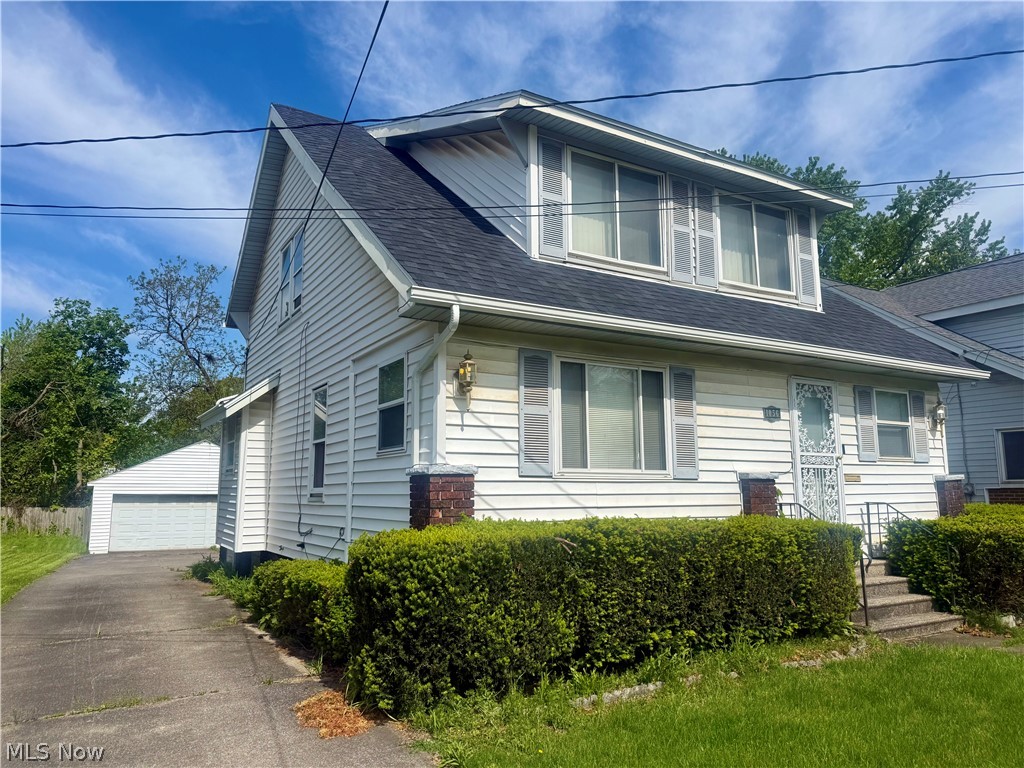 1056 Homewood Warren OH 44483