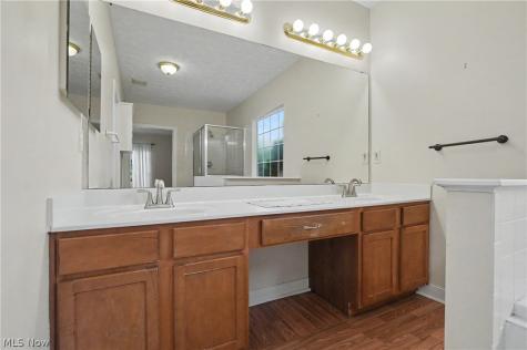 1257 Muchney Circle Akron OH 44312
