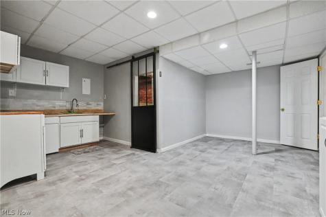 1257 Muchney Circle Akron OH 44312