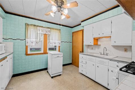 2067 Lark Street Lakewood OH 44107