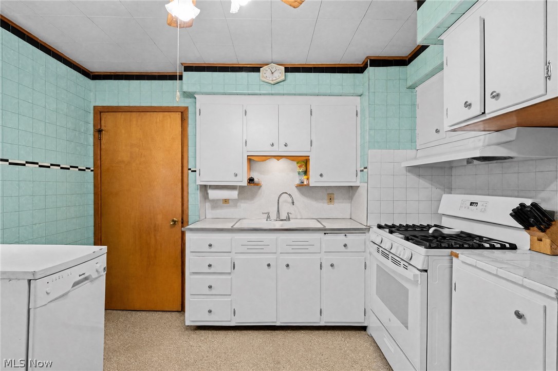 2067 Lark Street Lakewood OH 44107