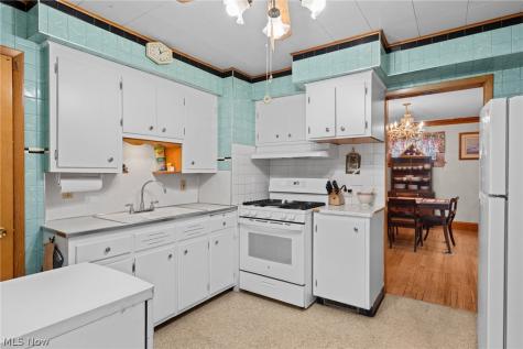 2067 Lark Street Lakewood OH 44107