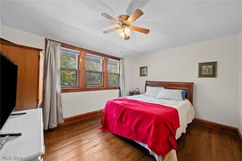 2067 Lark Street Lakewood OH 44107