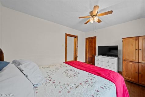 2067 Lark Street Lakewood OH 44107