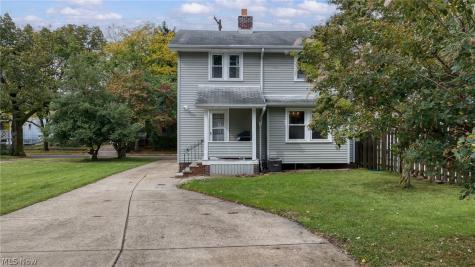 2067 Lark Street Lakewood OH 44107
