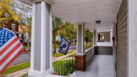 2067 Lark Street Lakewood OH 44107