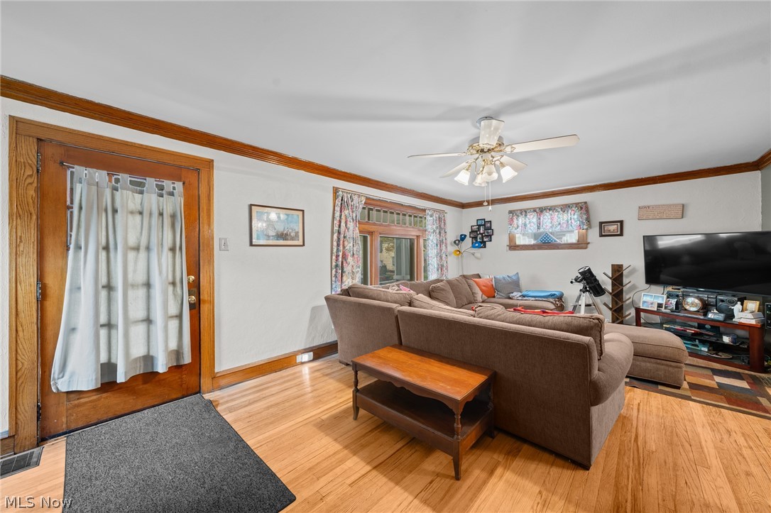 2067 Lark Street Lakewood OH 44107