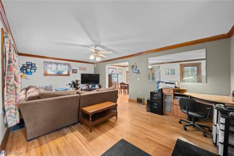 2067 Lark Street Lakewood OH 44107