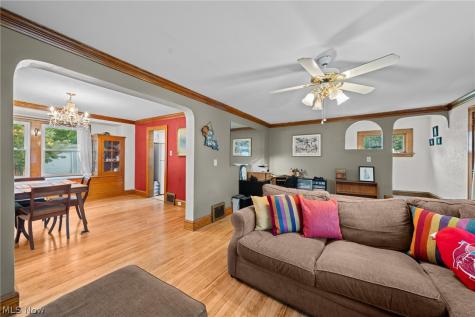 2067 Lark Street Lakewood OH 44107
