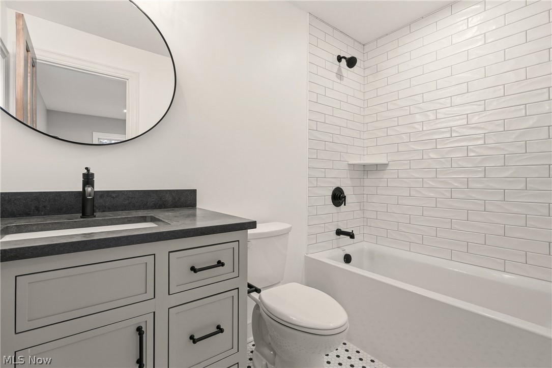 81 Hall Street Chagrin Falls OH 44022