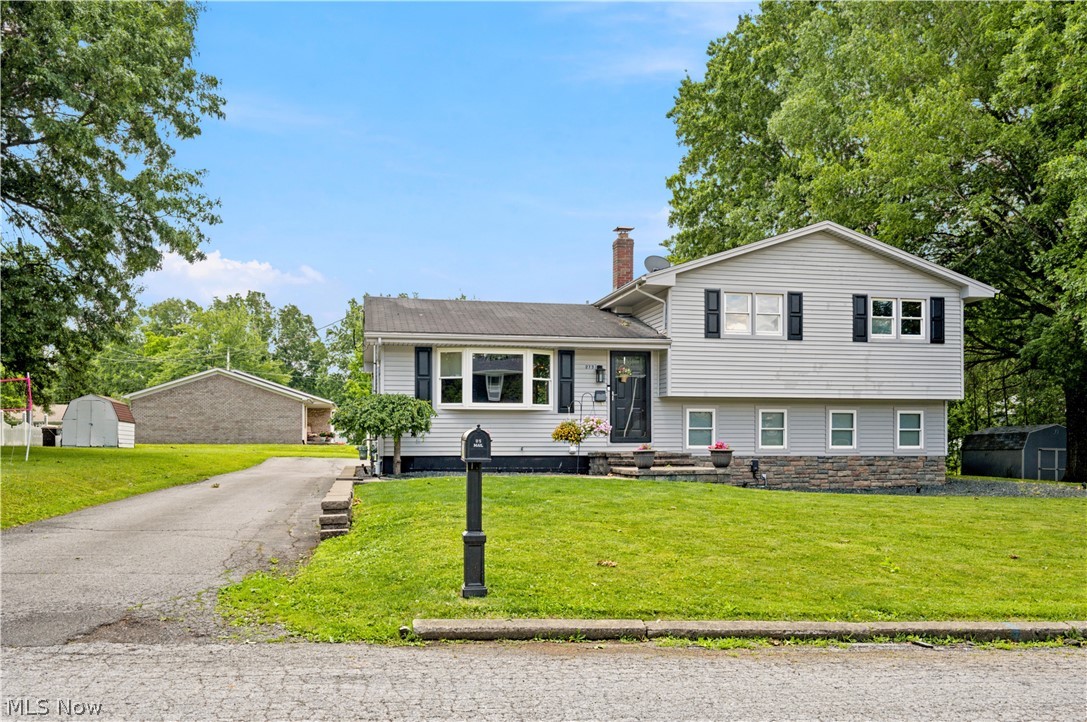 273 Blueberry Drive Columbiana OH 44408