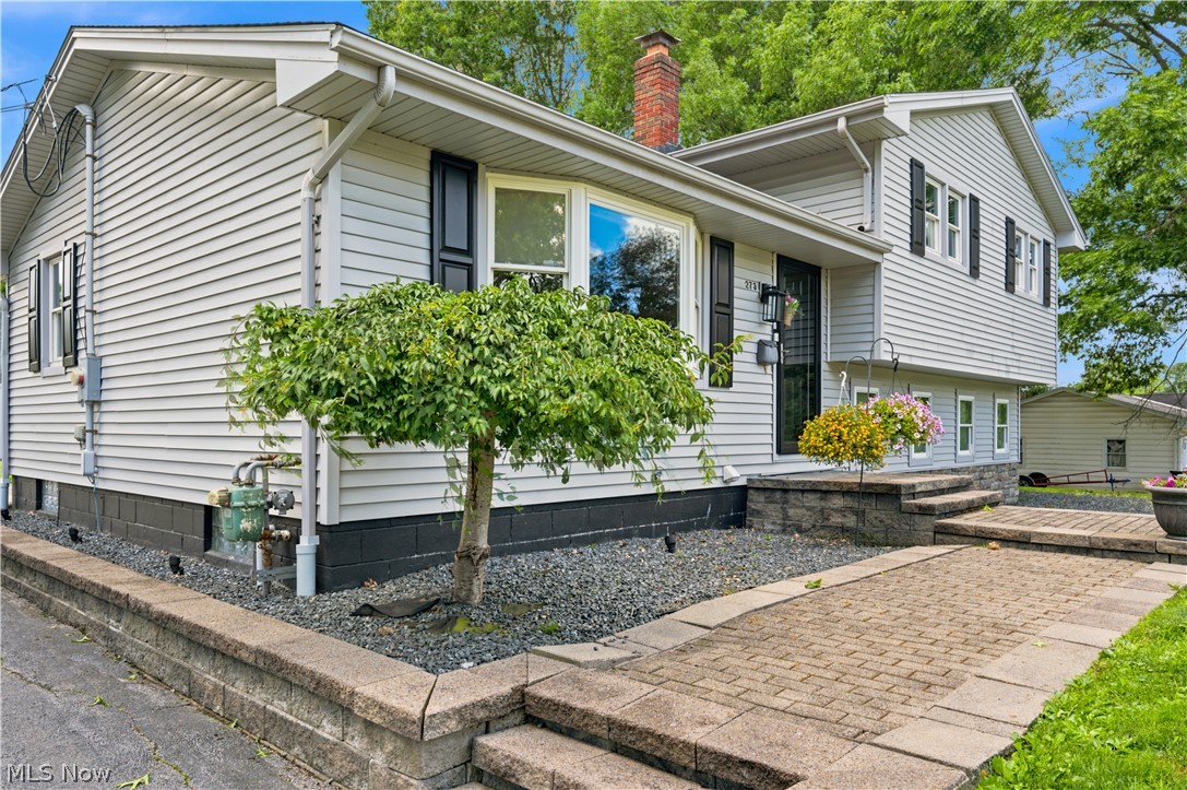 273 Blueberry Drive Columbiana OH 44408