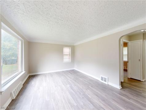 5353 Thomas Street Maple Heights OH 44137