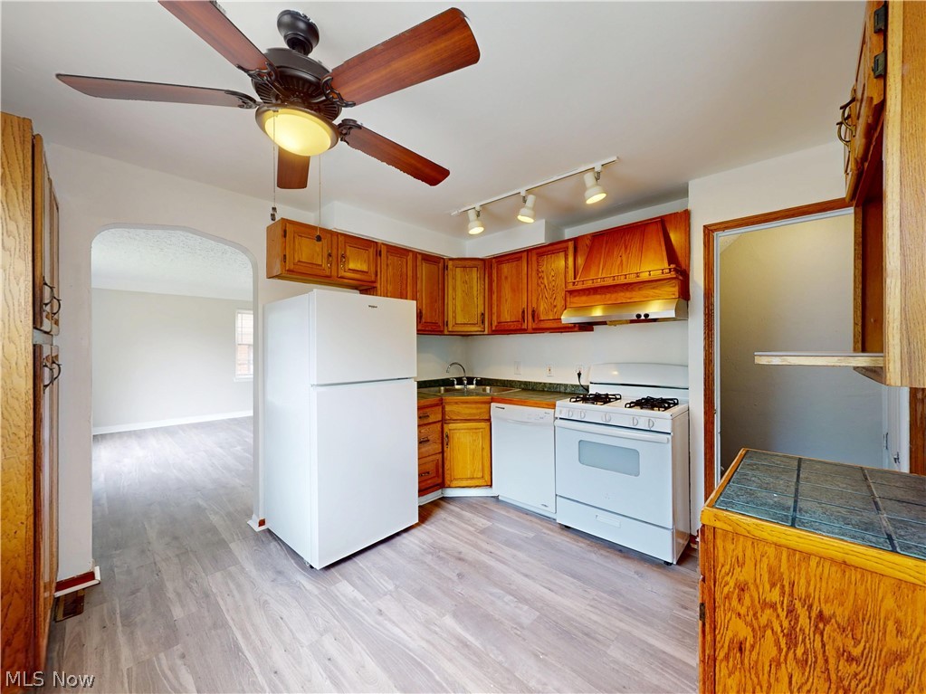 5353 Thomas Street Maple Heights OH 44137