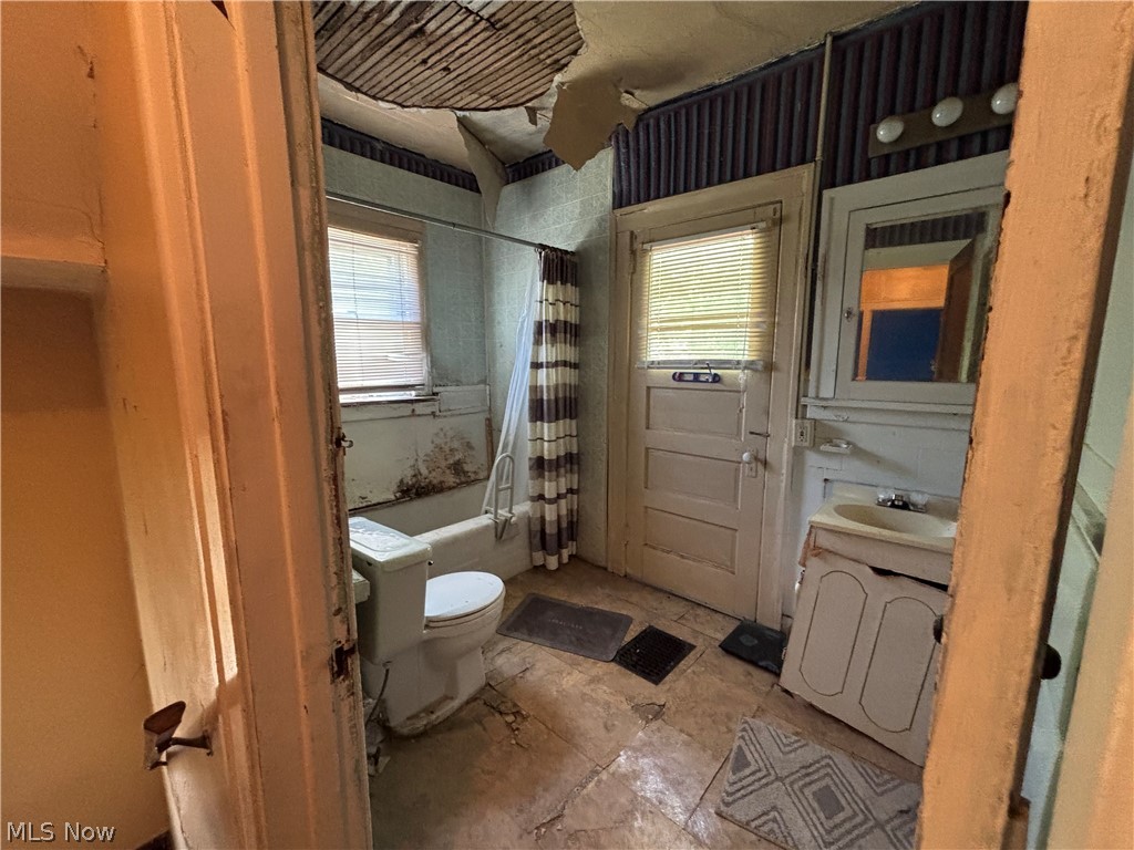 818 Euclid Avenue Akron OH 44307