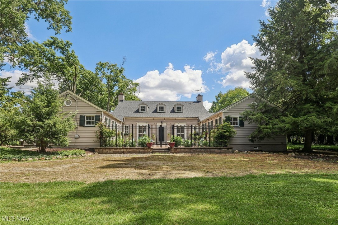 1640 Oakwood Cleveland Heights OH 44121