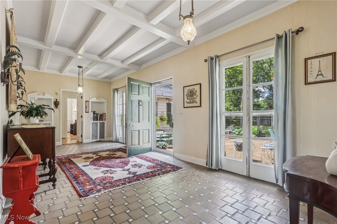 1640 Oakwood Cleveland Heights OH 44121