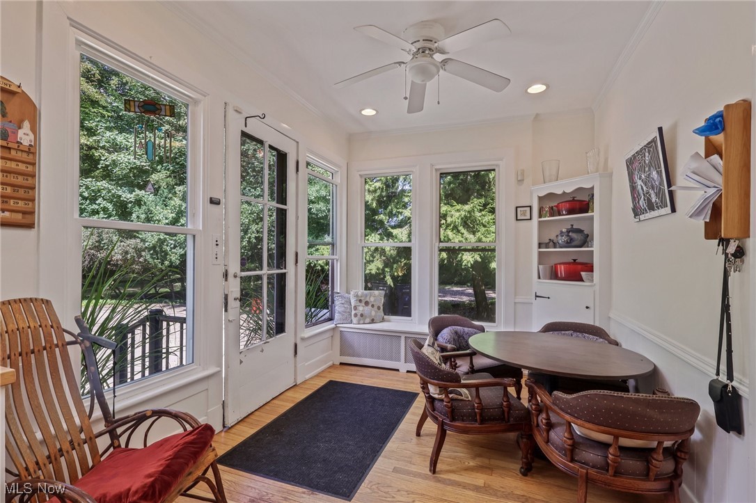 1640 Oakwood Cleveland Heights OH 44121