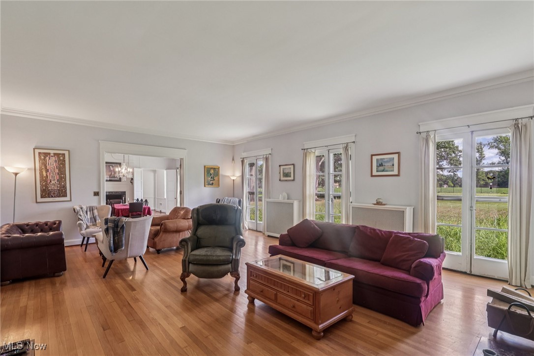 1640 Oakwood Cleveland Heights OH 44121