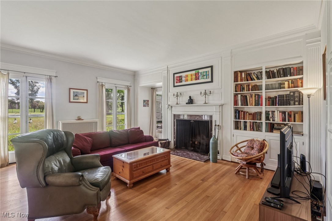 1640 Oakwood Cleveland Heights OH 44121