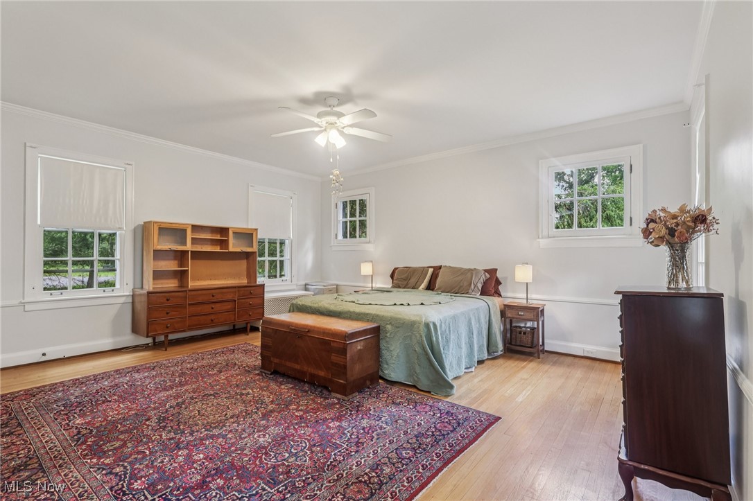 1640 Oakwood Cleveland Heights OH 44121