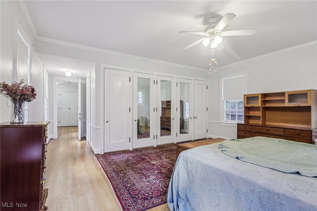 1640 Oakwood Cleveland Heights OH 44121