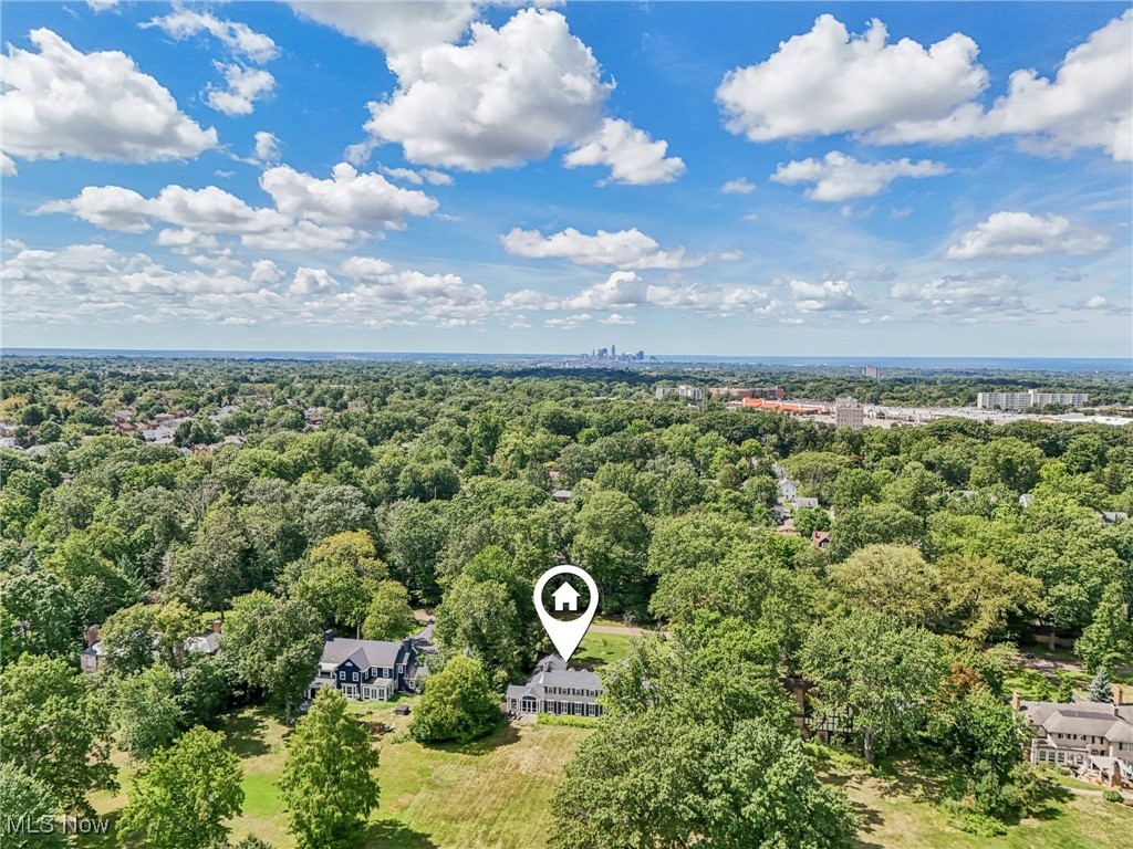 1640 Oakwood Cleveland Heights OH 44121