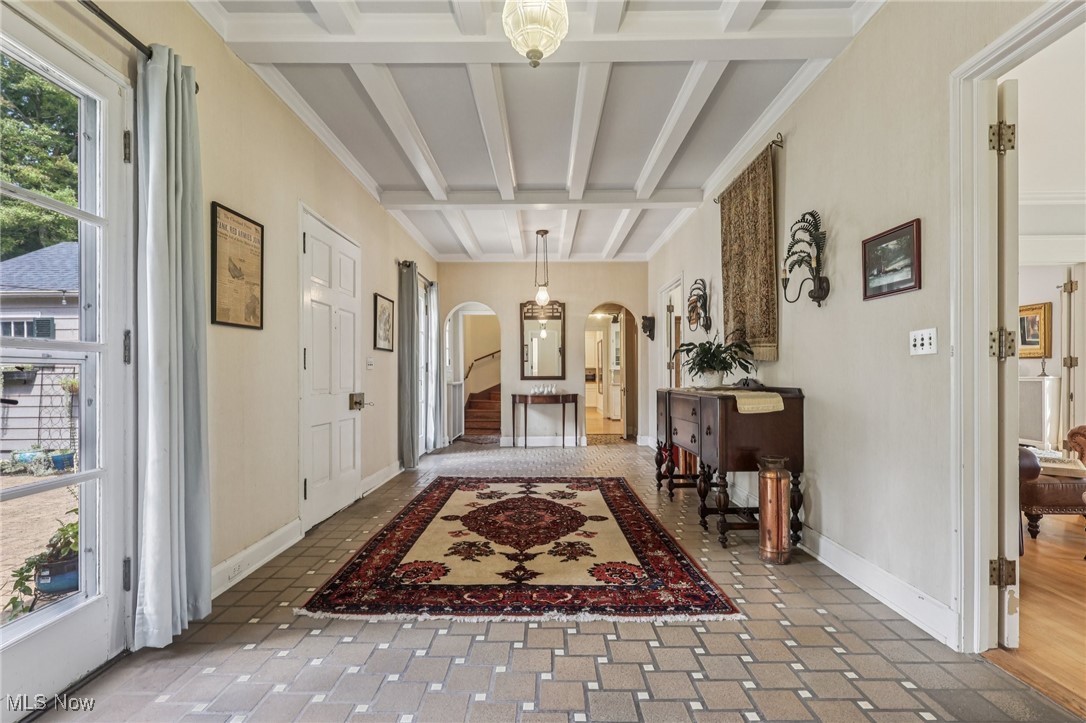 1640 Oakwood Cleveland Heights OH 44121