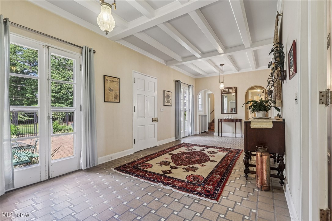 1640 Oakwood Cleveland Heights OH 44121