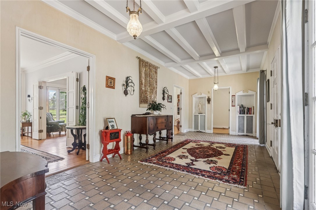 1640 Oakwood Cleveland Heights OH 44121