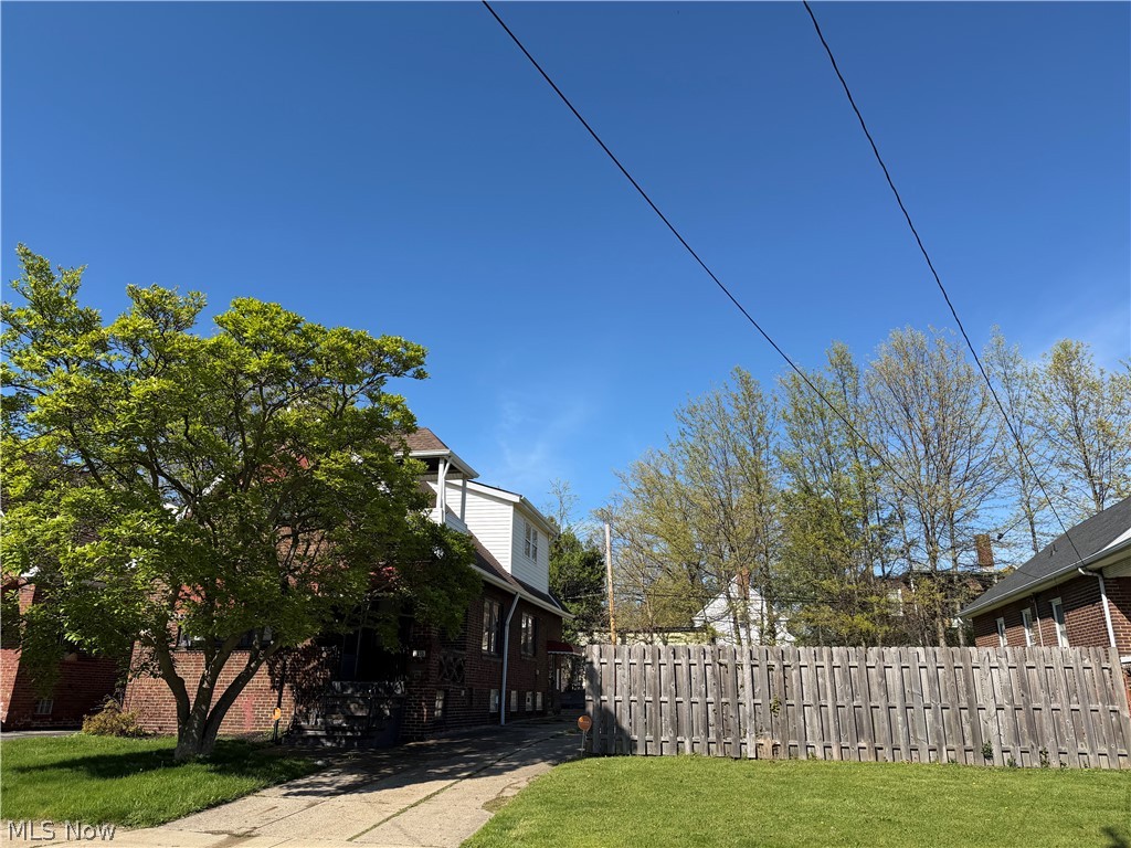 895 Rondel Road Cleveland OH 44110