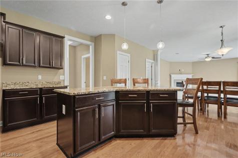 5037 Lake Breeze Landing Stow OH 44224
