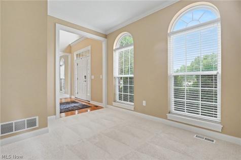 5037 Lake Breeze Landing Stow OH 44224