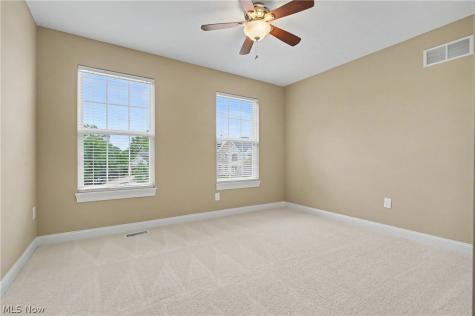 5037 Lake Breeze Landing Stow OH 44224