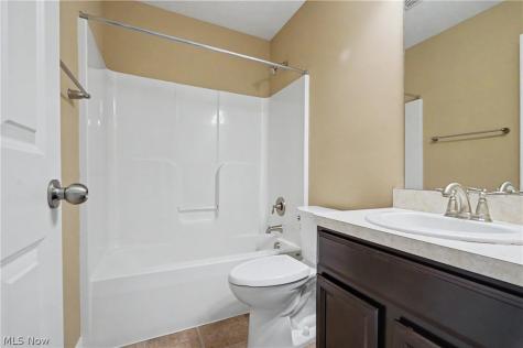 5037 Lake Breeze Landing Stow OH 44224