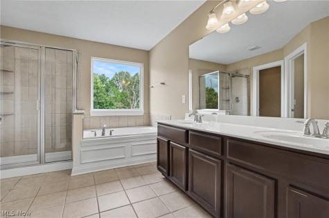 5037 Lake Breeze Landing Stow OH 44224