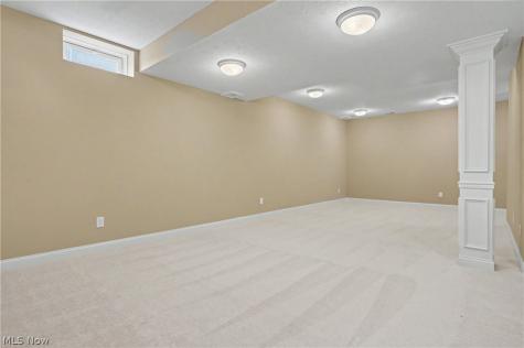 5037 Lake Breeze Landing Stow OH 44224