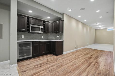5037 Lake Breeze Landing Stow OH 44224