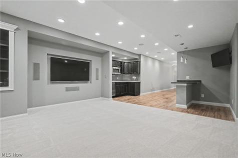 5037 Lake Breeze Landing Stow OH 44224