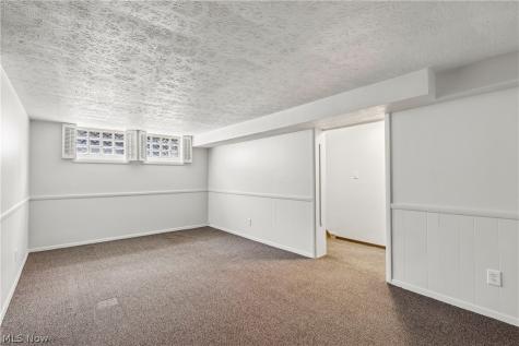 8223 Manorford Drive Cleveland OH 44129