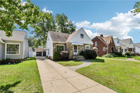 8223 Manorford Drive Cleveland OH 44129