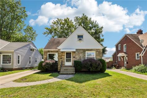 8223 Manorford Drive Cleveland OH 44129
