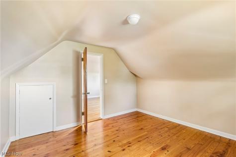 8223 Manorford Drive Cleveland OH 44129