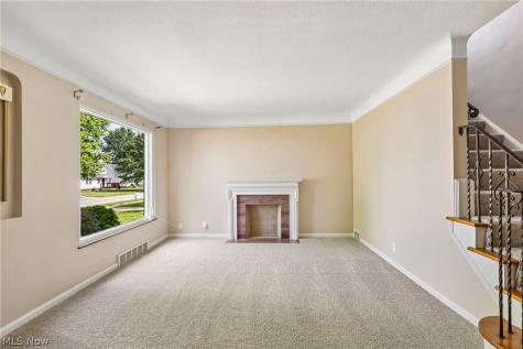 8223 Manorford Drive Cleveland OH 44129