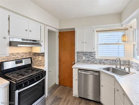 8223 Manorford Drive Cleveland OH 44129