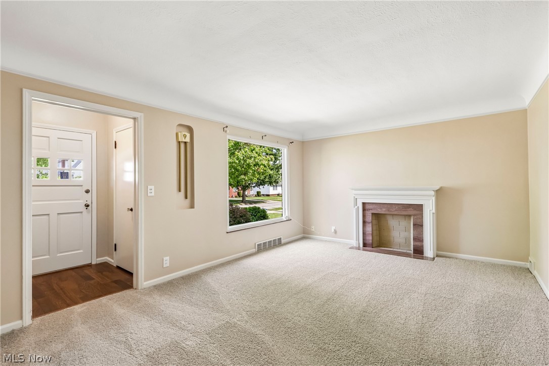 8223 Manorford Drive Cleveland OH 44129