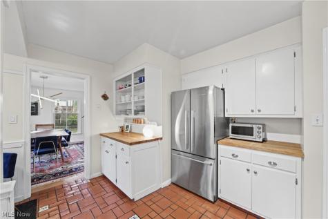 3779 Meadowbrook Boulevard University Heights OH 44118