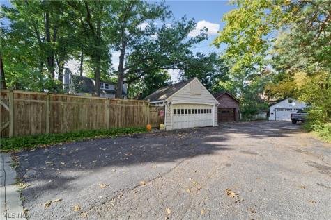 3779 Meadowbrook Boulevard University Heights OH 44118
