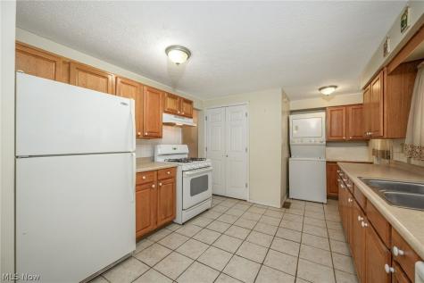 8754 State Route 14 Streetsboro OH 44241